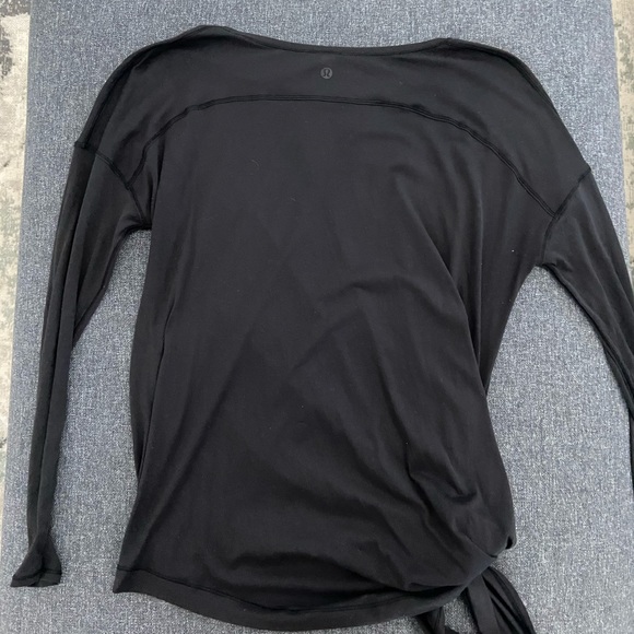 Lululemon black long sleeve top - Picture 3 of 3
